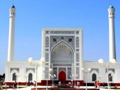 Крупным мечетям Ташкента разрешили читать азан через громкоговорители
