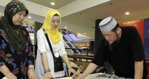 Как китайцы принимают Ислам в Малайзии