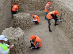 Археологи на месте раскопок суфийского храма