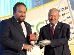 Представитель РТ в РФ вручил медаль ректору Московского Исламского Колледжа Теологии и Права