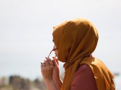 Запрет на ношение хиджаба для учителей признан незаконным